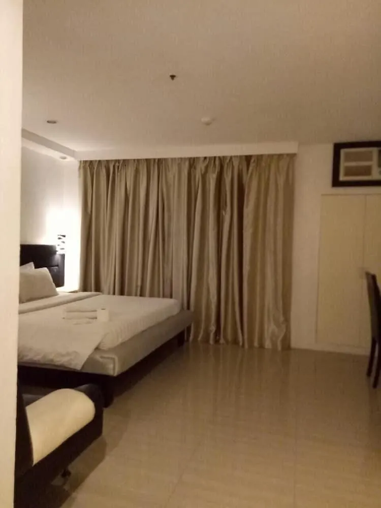 Dragonlink Suites Makati City 2*,